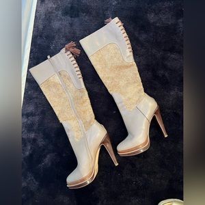 COLE HANN BOOTS size 8